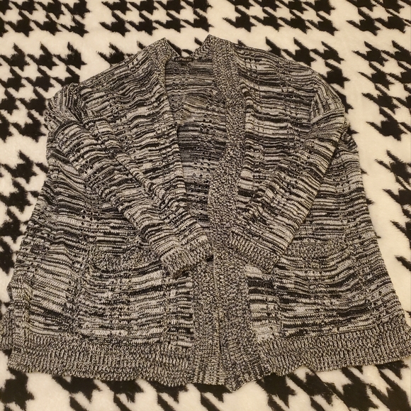 Express sweaters bundle of 3 black white gray - Picture 3 of 8